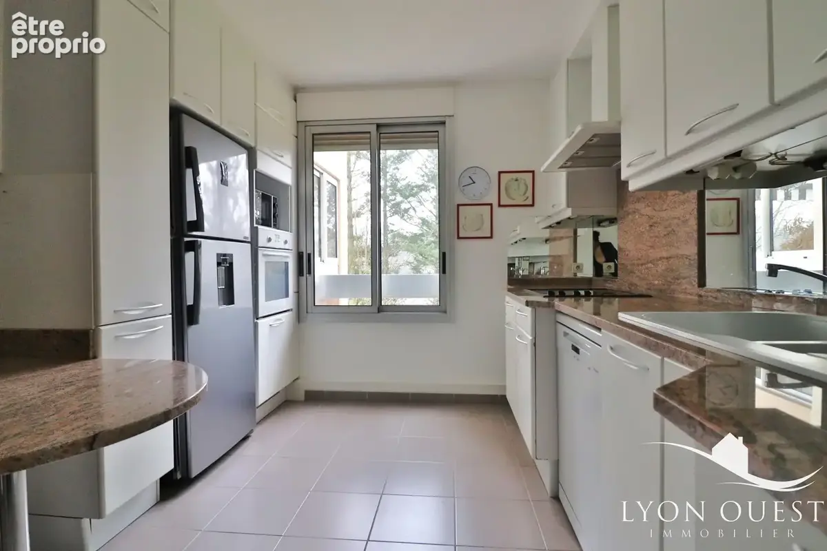 Appartement au centre de Charbonnières-les-Bains - photo 7