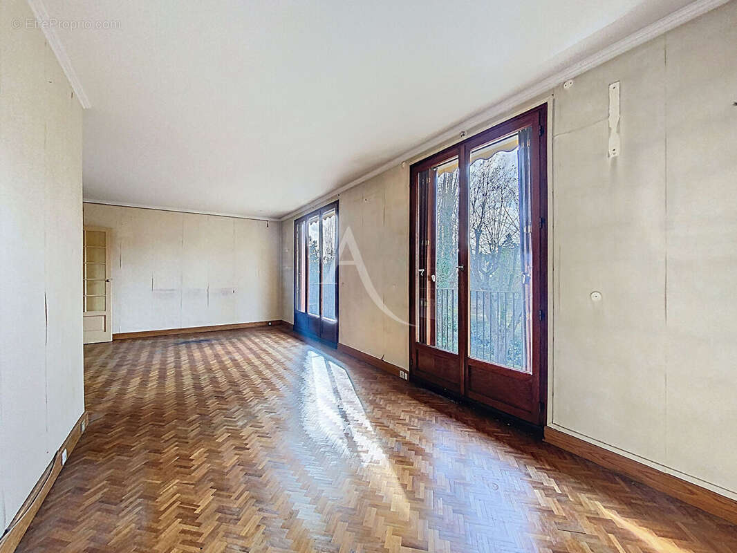 Appartement à MAREIL-MARLY