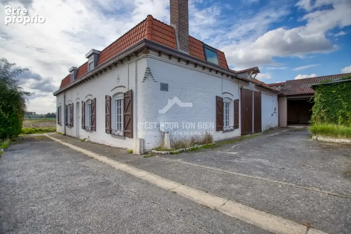 Maison 7 pièces 196 m² · à Ennetieres-en-Weppes · 196 m² · 390 000 €