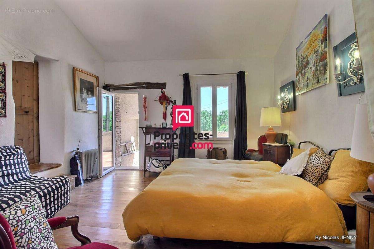 Maison à SUZE-LA-ROUSSE