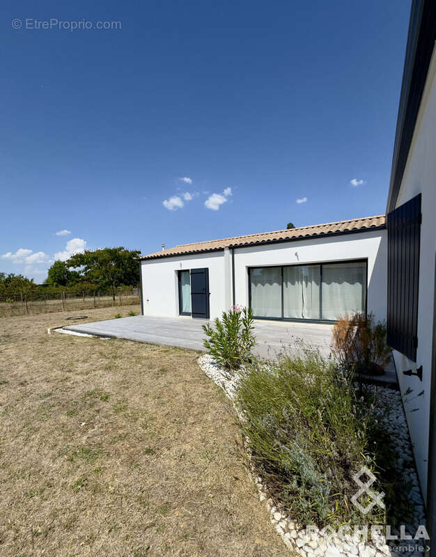 Maison 110 m² à Romegoux  - photo 9