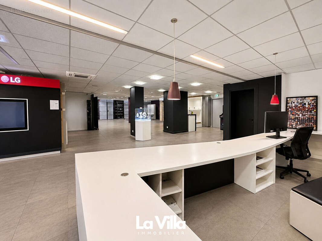 Local commercial  660 m2 - photo 6