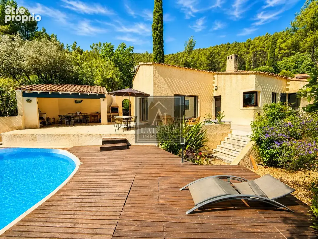 Maison 7 pièces 203 m² · à Sollies-Ville · 203 m² · 649 000 €