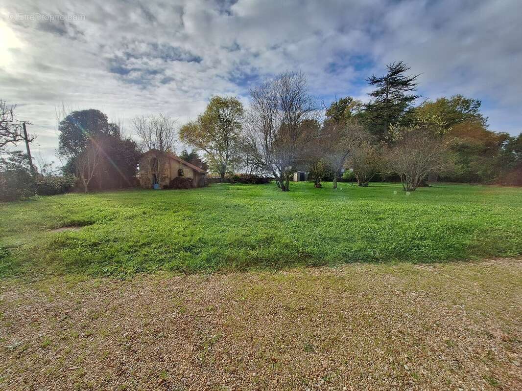 Maison à CHERVES-RICHEMONT