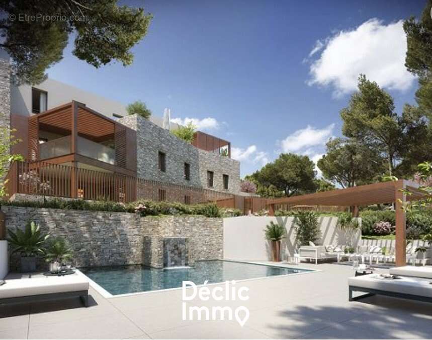 Appartement à SAINT-CLEMENT-DE-RIVIERE