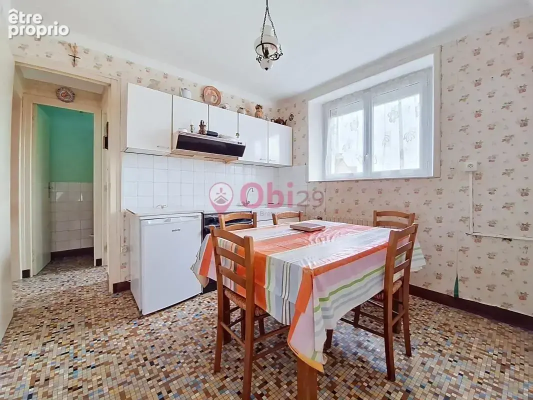 Une maison à rénover, un beau terrain et du potentiel! - photo 3