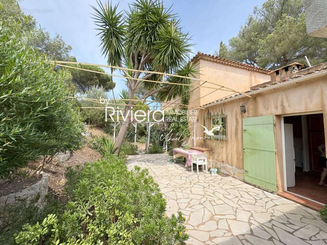 Propriété au charme provençal sur une parcelle de 2821m2 ave - photo 15