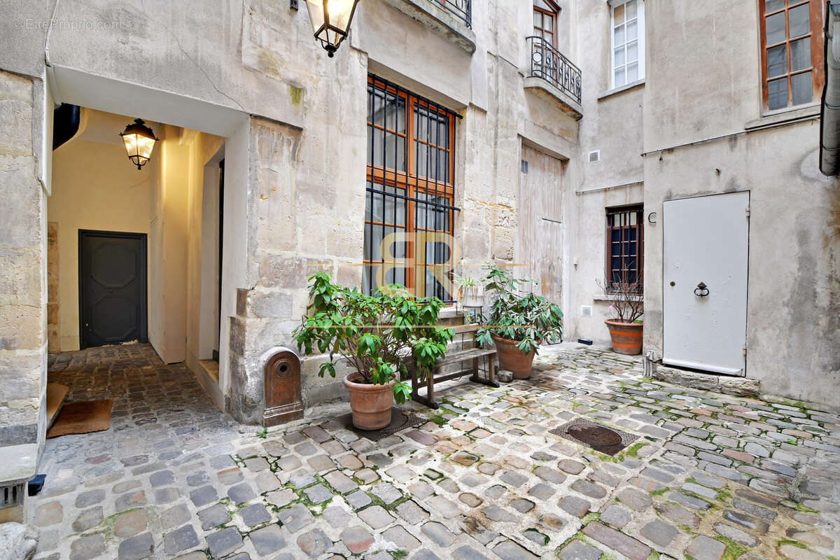 Appartement à PARIS-4E