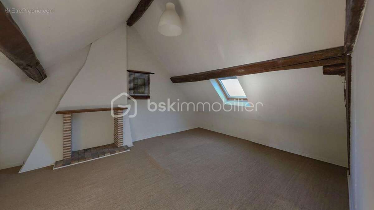 Maison à LES BORDES
