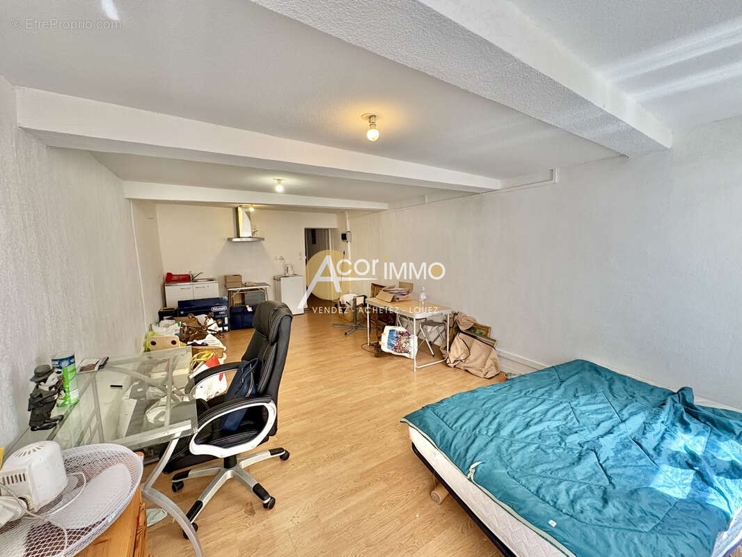 La Seyne-sur-Mer, centre-ville, studio à 50m du port. - photo 2