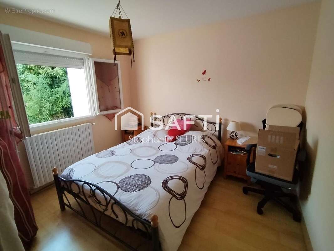 Maison 155 m² à Montlieu-La-Garde  - photo 4