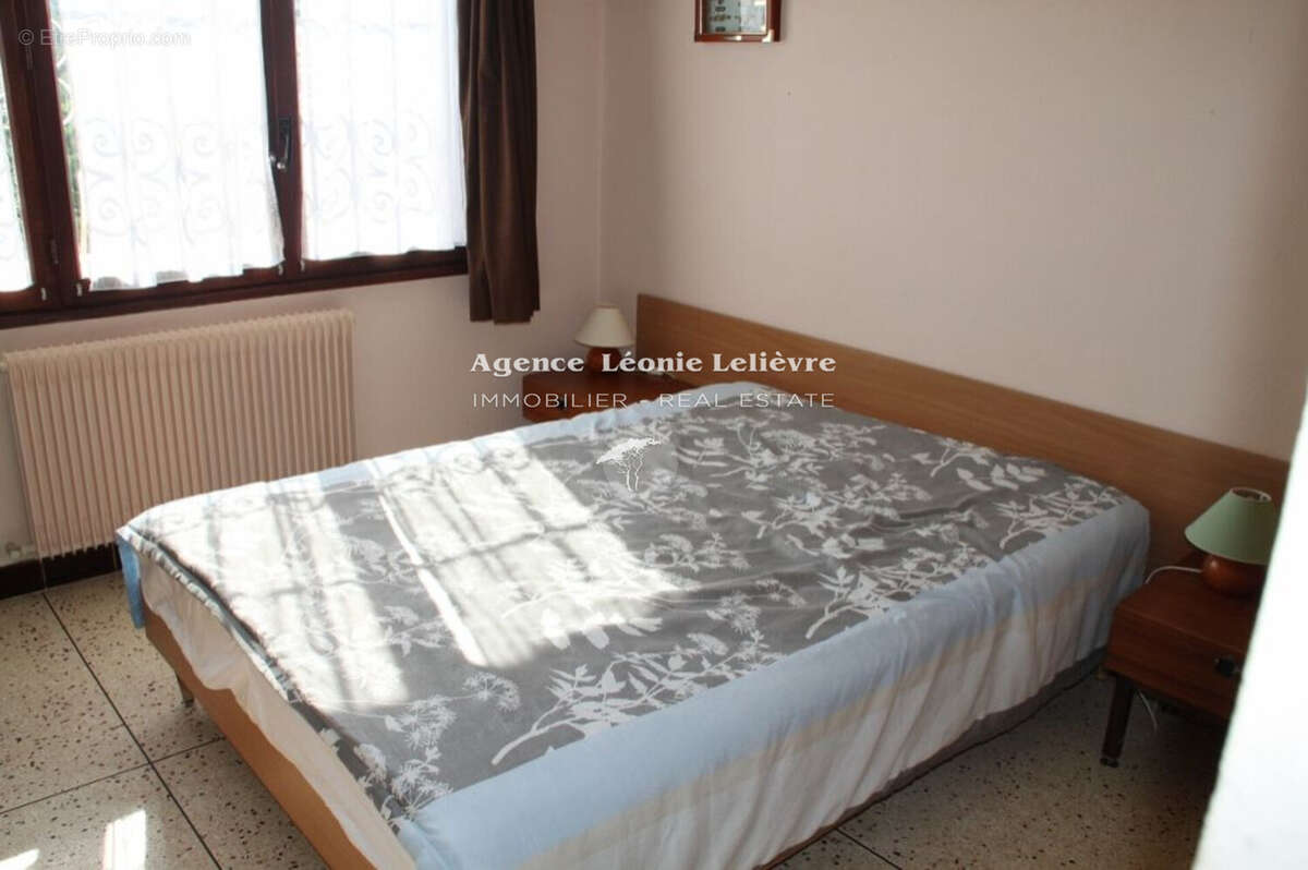 Maison à LES ISSAMBRES