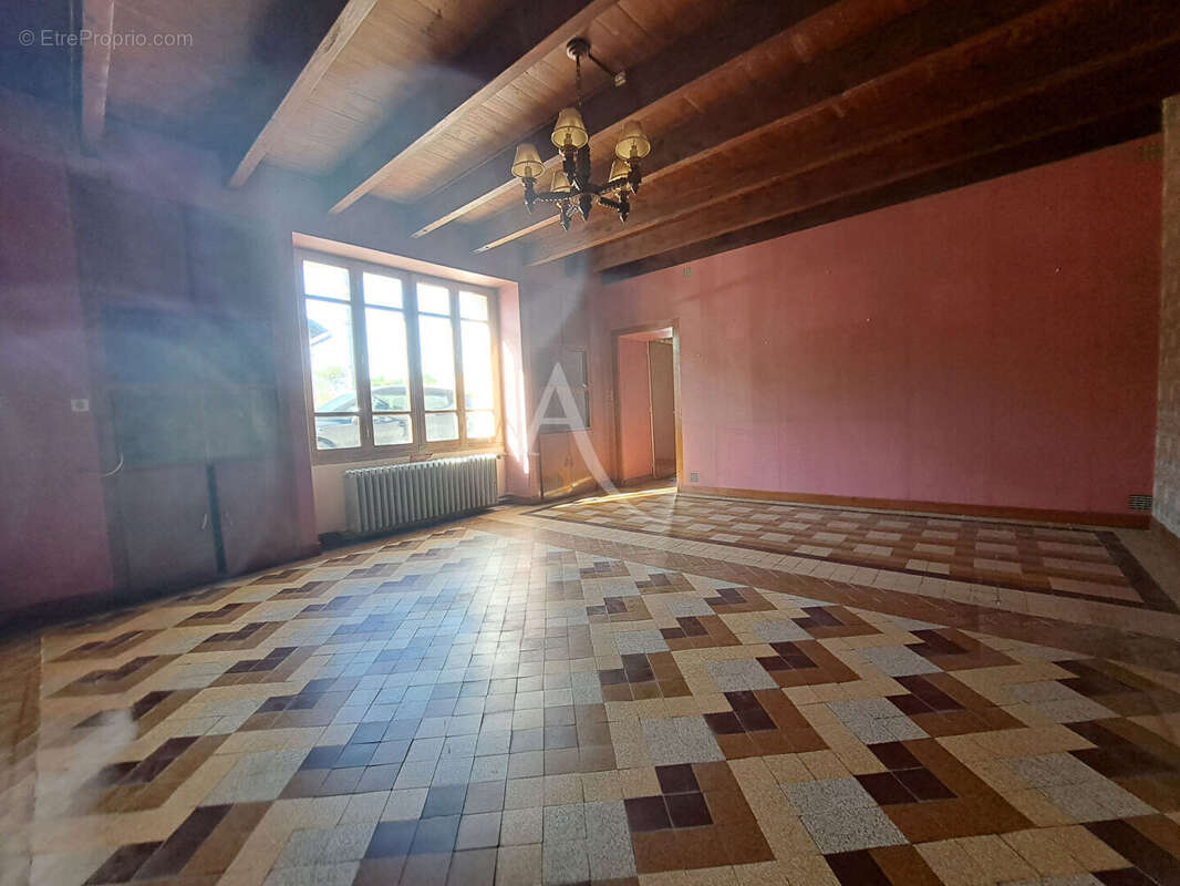 Maison à LES HERBIERS
