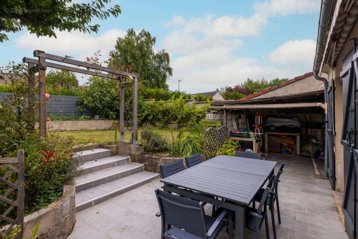 Maison à BONNIERES-SUR-SEINE