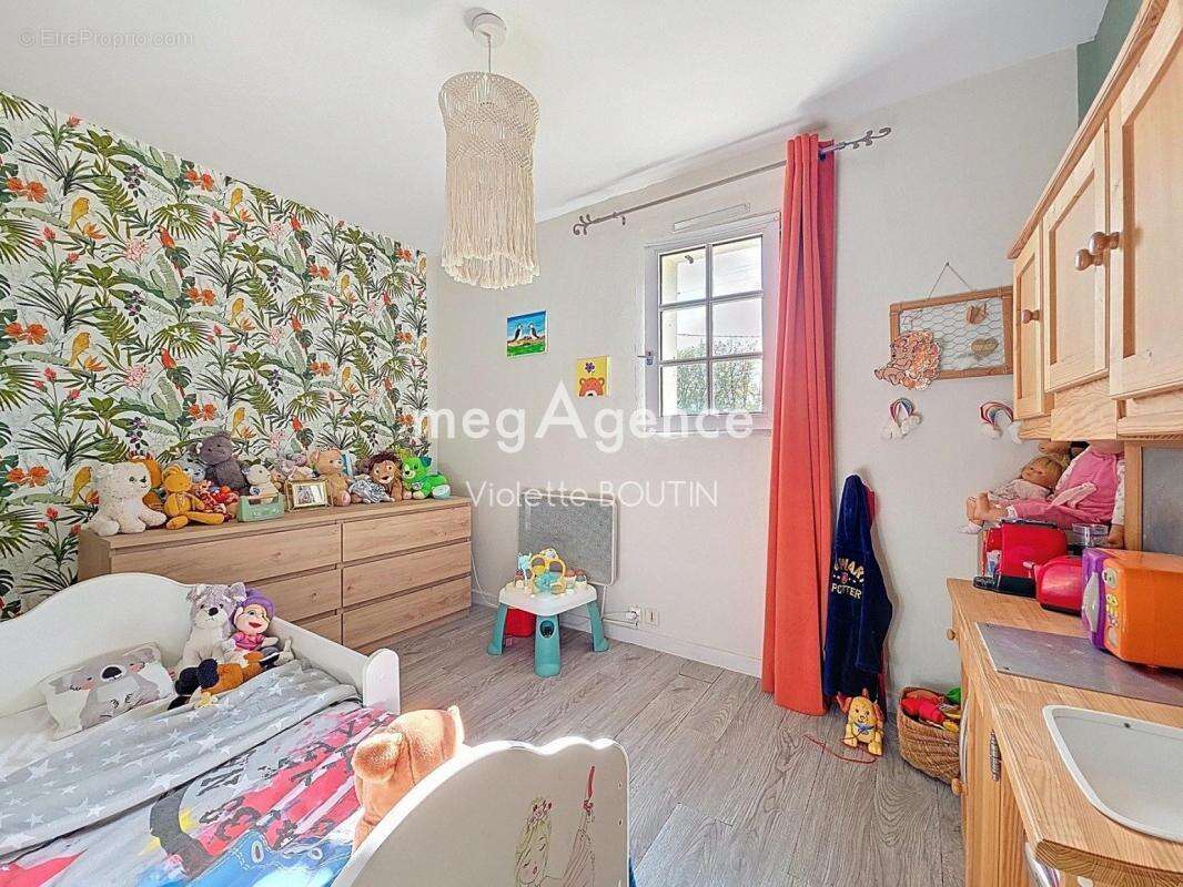 Maison à LE PUISET-DORE