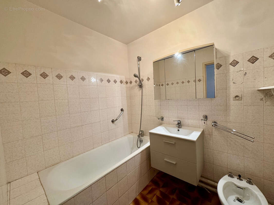 Appartement à VALLAURIS