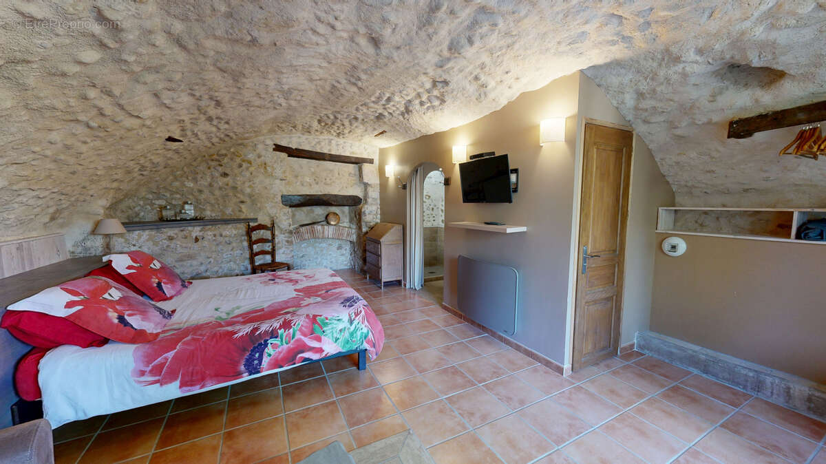 Maison à GREOUX-LES-BAINS