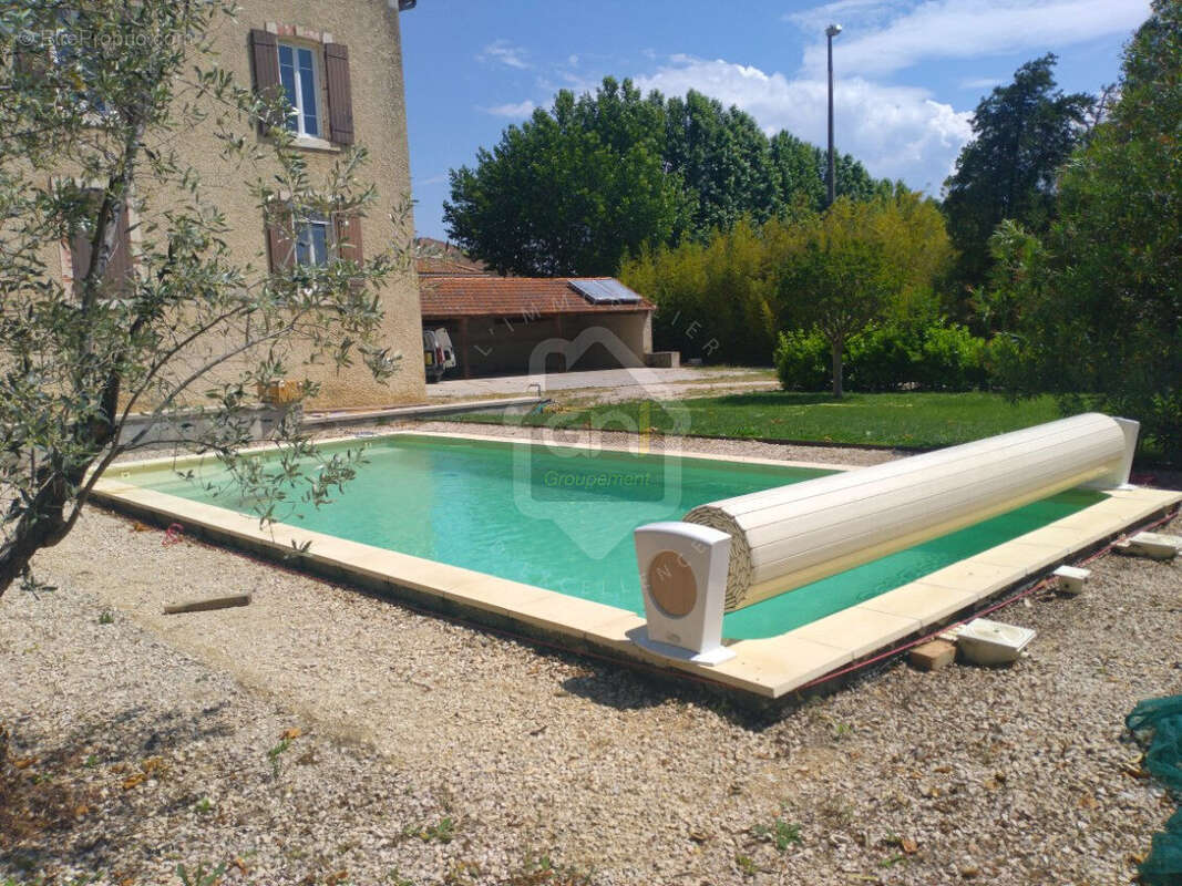 SARRIANS Villa avec piscine sur 1106 m² de terrain - photo 4