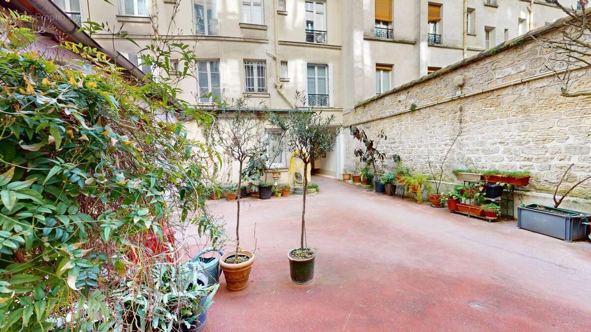 Appartement à PARIS-14E