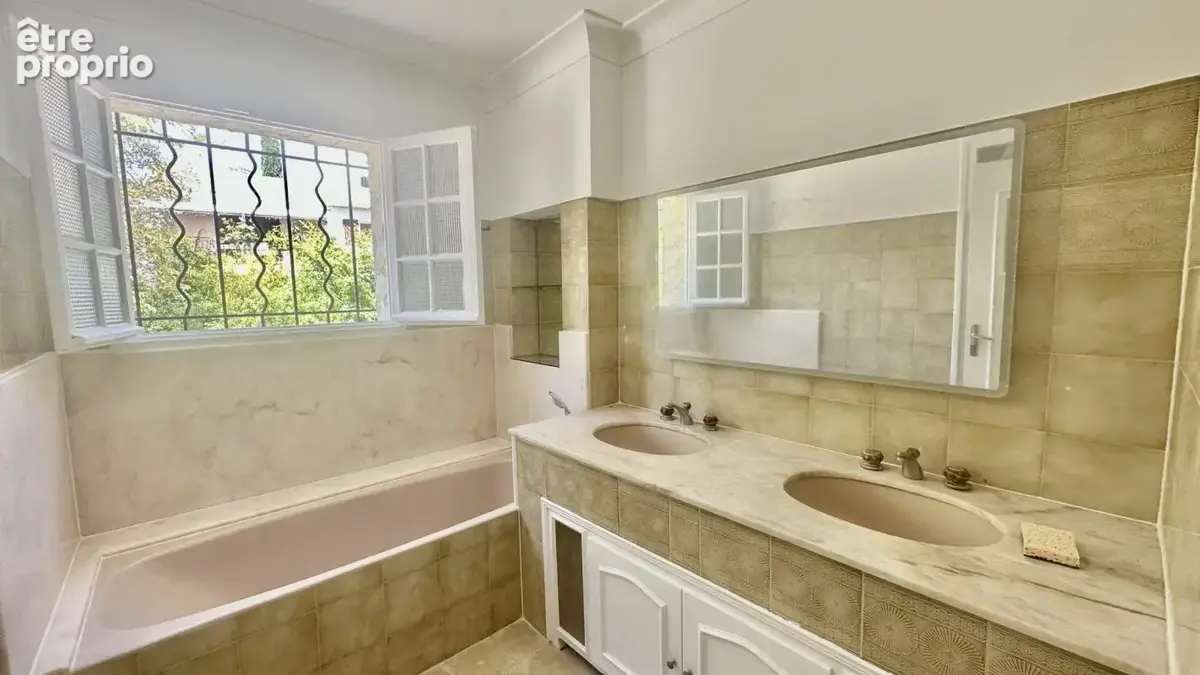 Villa composée de 2 appartements - 264m2 - Draguignan - photo 15