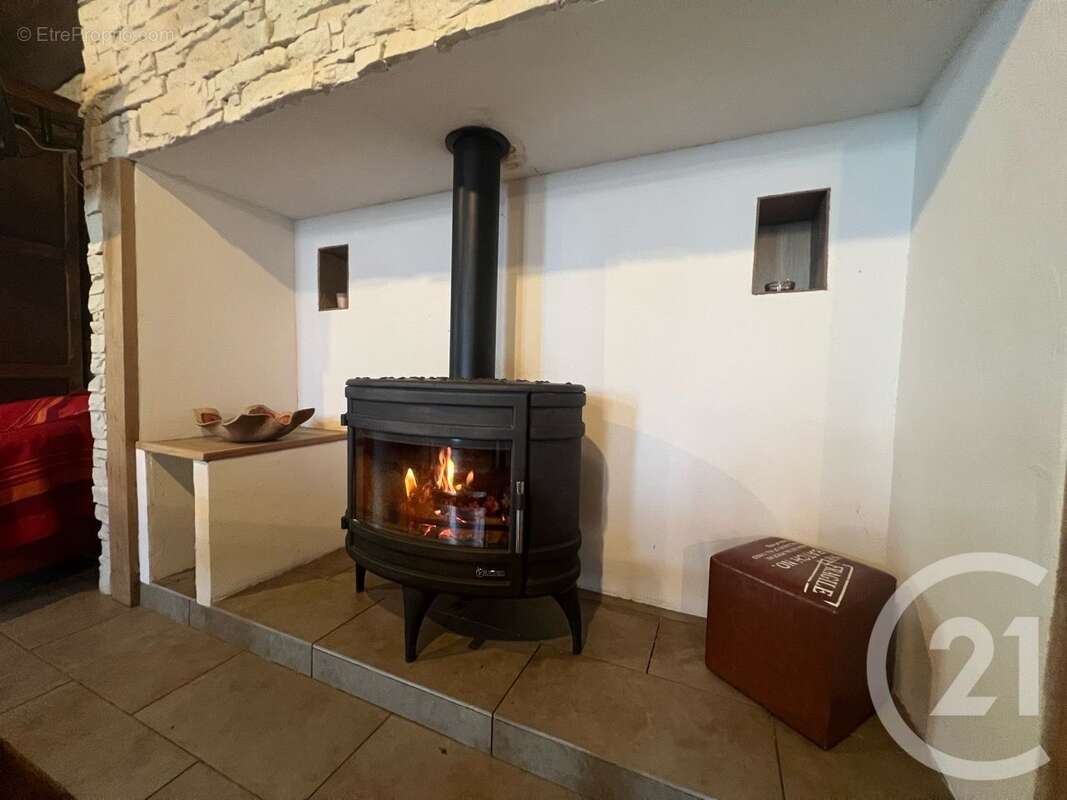 Maison 350 m² à Aurillac  - photo 5