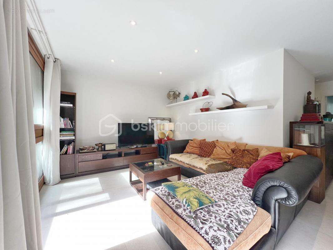 Appartement à LA CELLE-SAINT-CLOUD