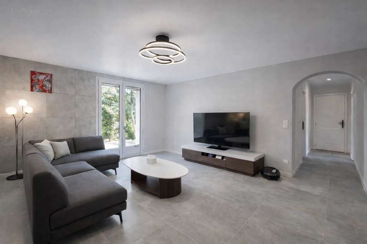 Maison à SAINT-MAXIMIN-LA-SAINTE-BAUME