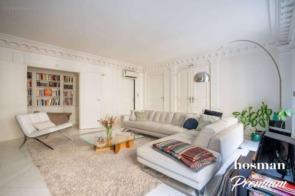 Appartement à PARIS-8E