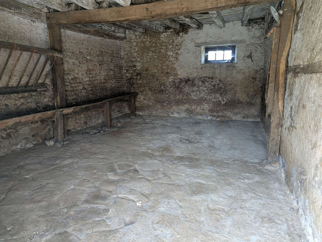 Maison à NEUVY-SAINT-SEPULCHRE