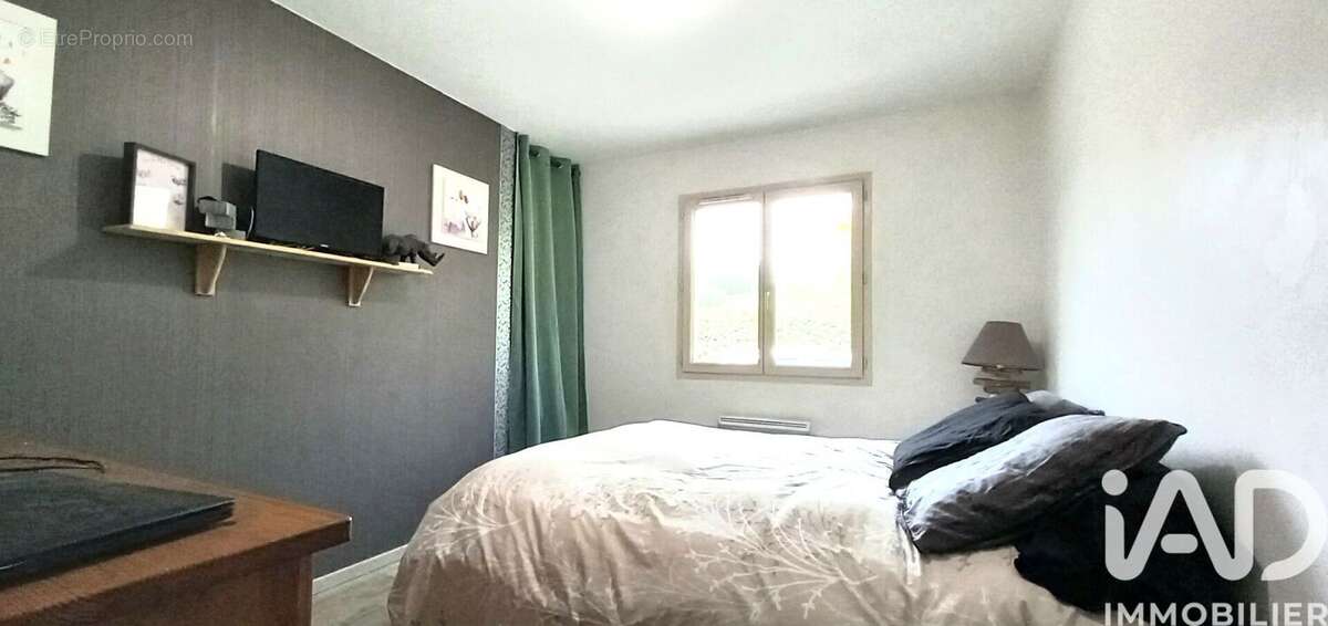 Maison 103 m² à Saint-Hilaire-Bonneval  - photo 9