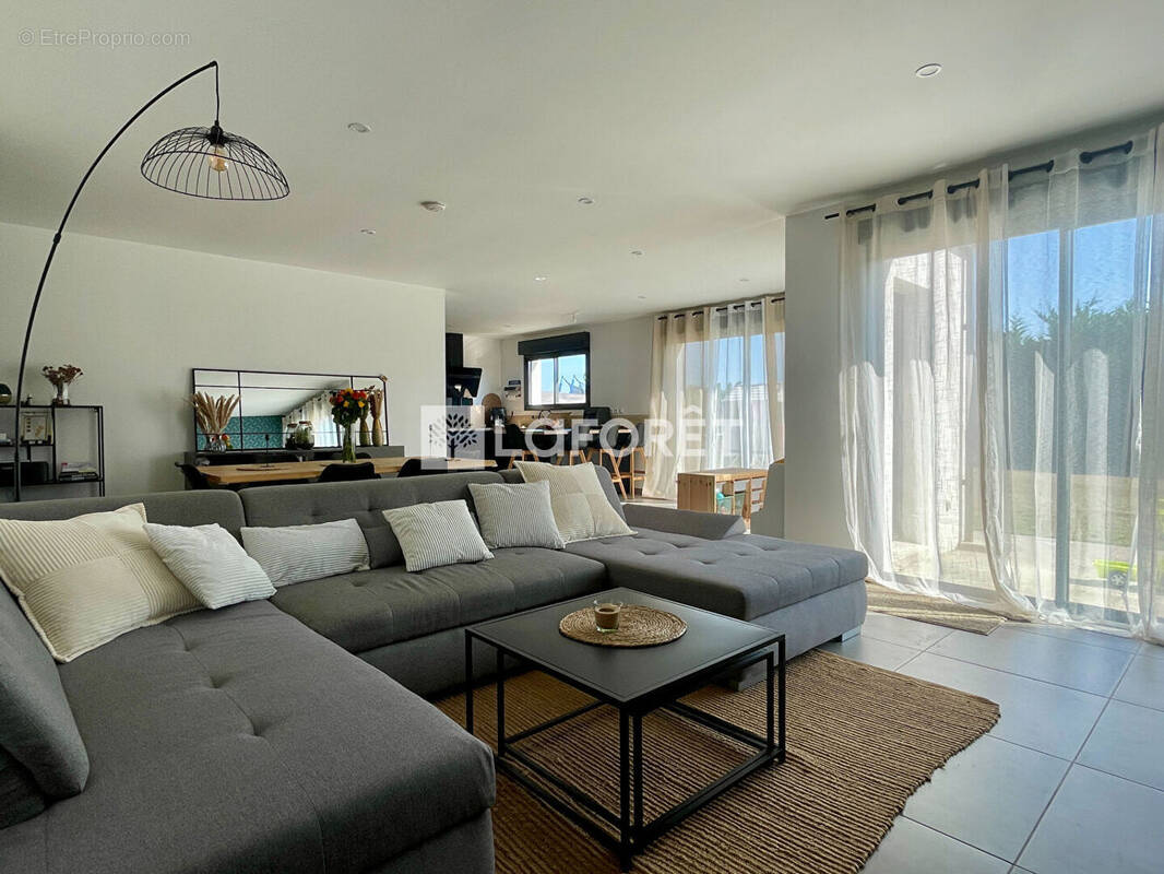 Maison à SAINT-ROMAIN-DE-BENET