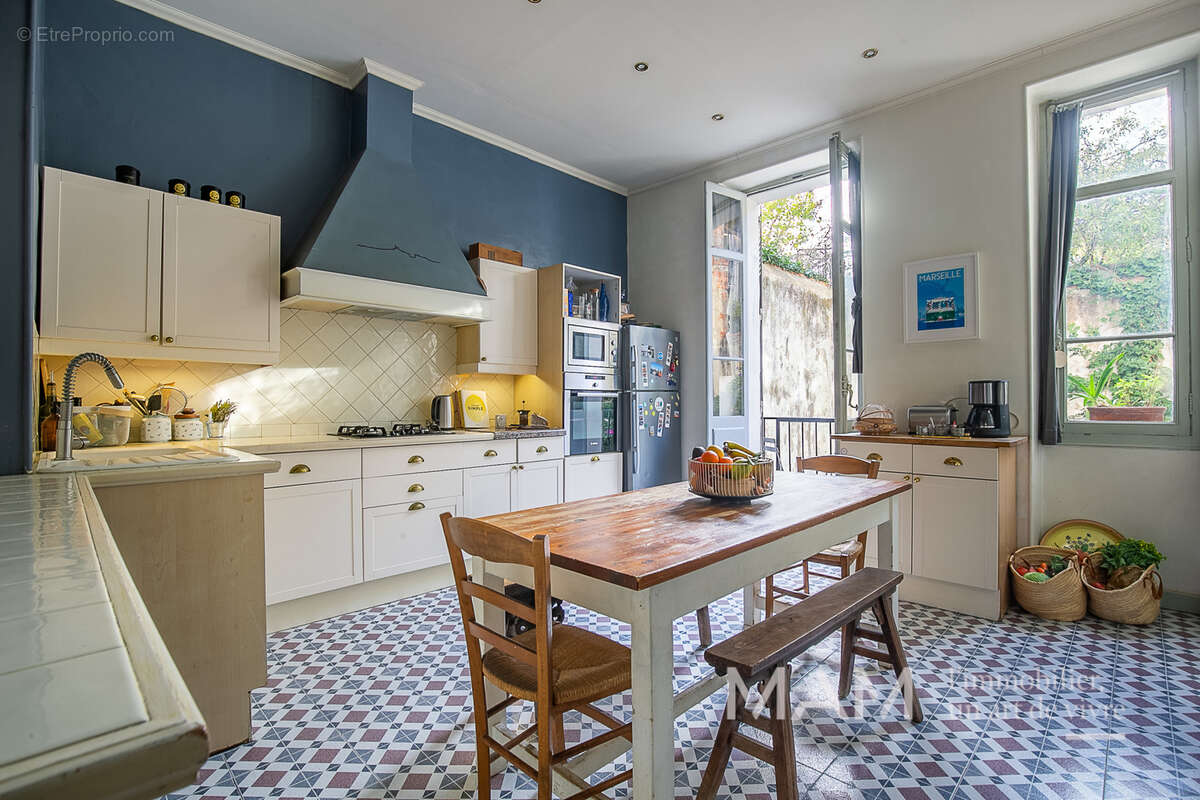 Appartement à MARSEILLE-6E