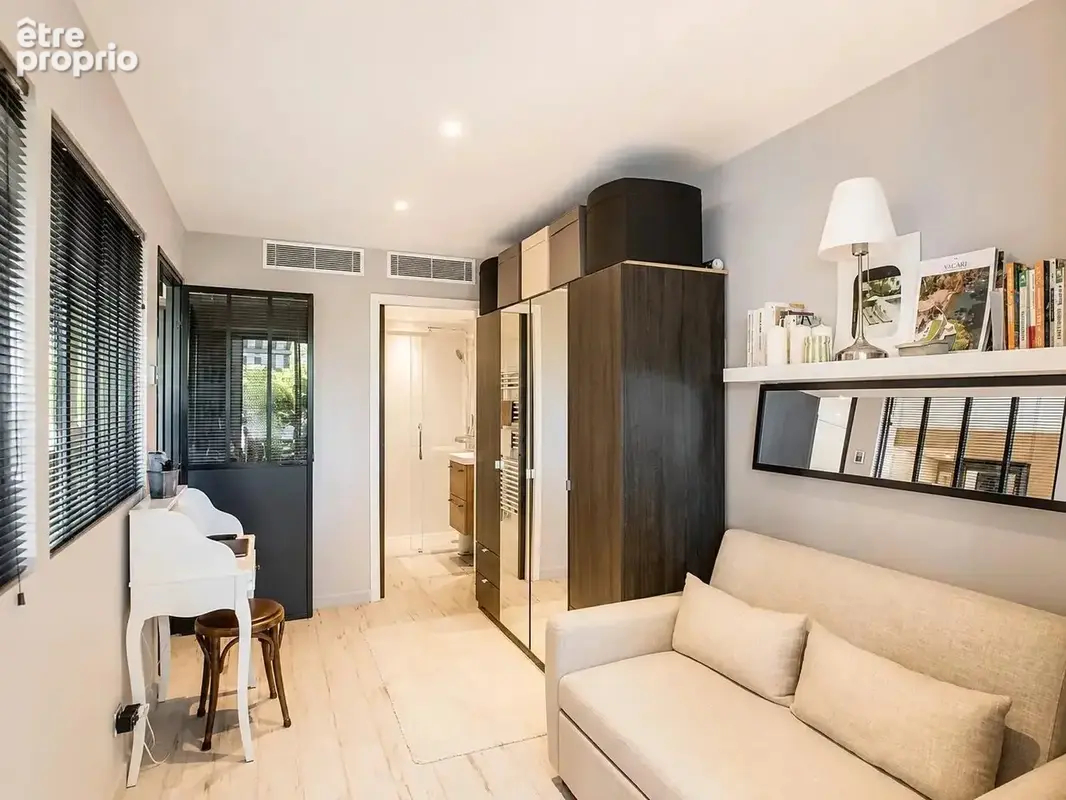Cannes palm beach – élégant 3 pièces en front de mer, terrasse de plus de 70 m² - photo 8