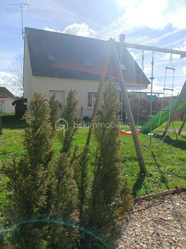 Maison à VARENNES-SUR-SEINE