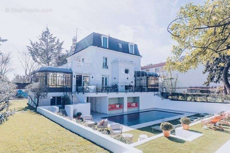 Maison à SAINT-MAUR-DES-FOSSES