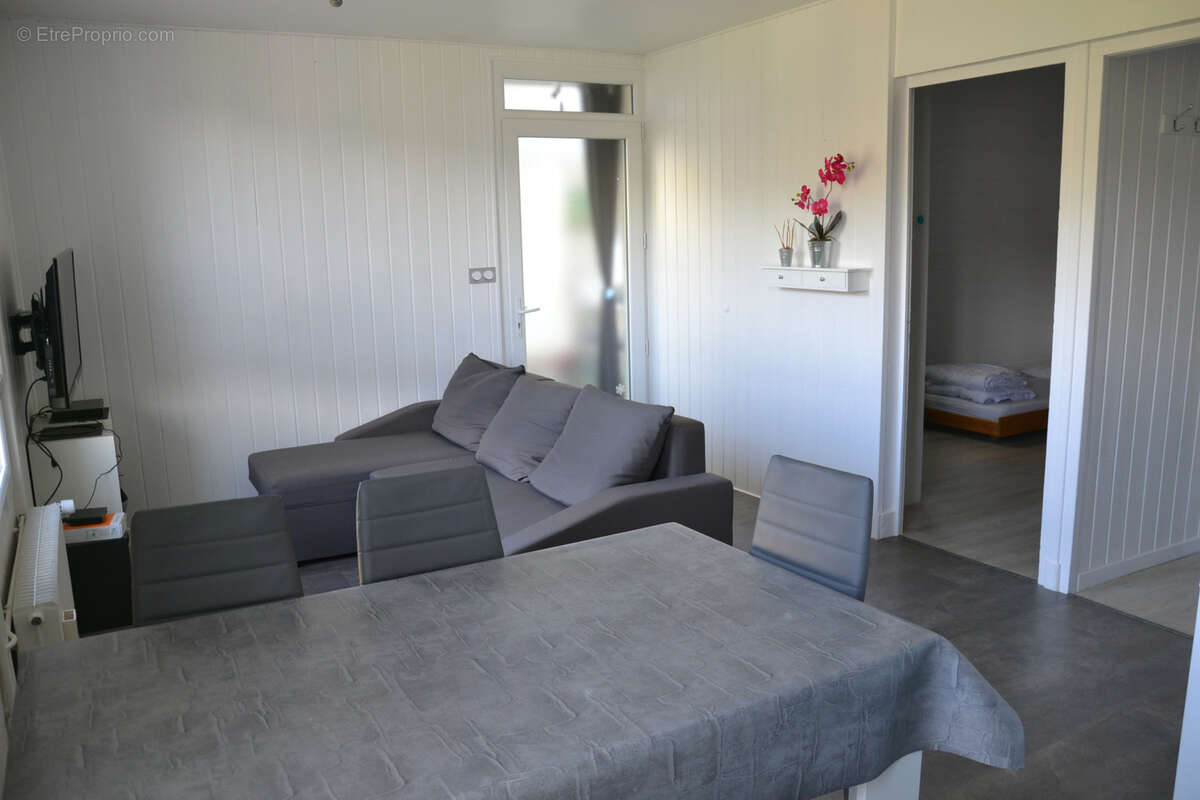 Belle maison rénovée de 136 m2 au calme et divisée en 3 appartements - photo 18