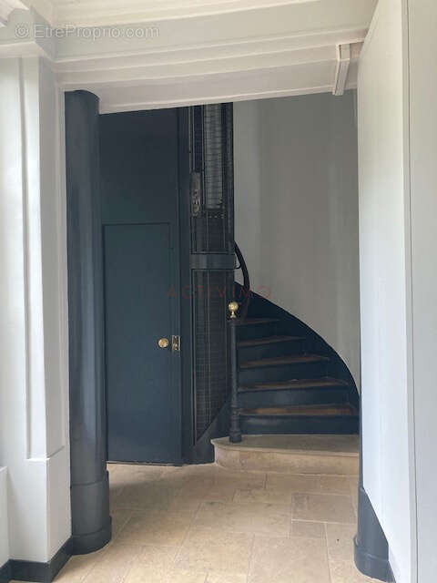 Appartement à PARIS-7E