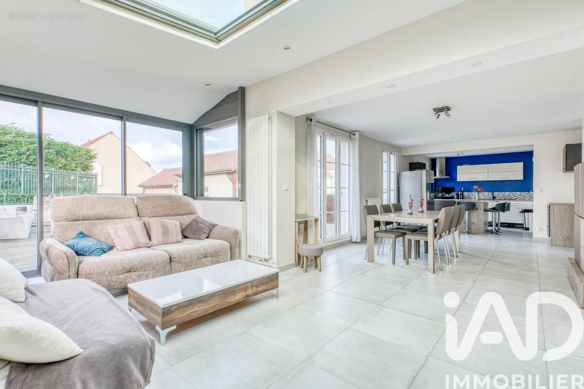 Photo 1 - Maison à MAGNY-LE-HONGRE