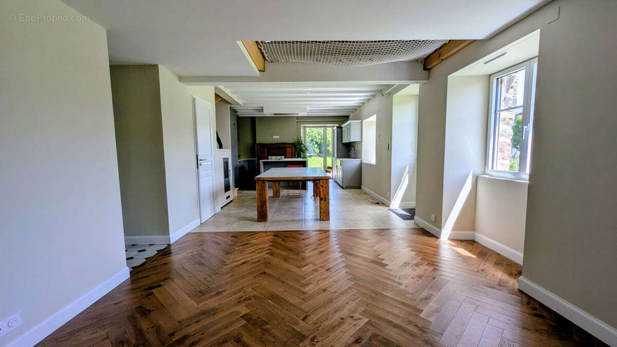 A VENDRE Maison rénovée 6 pièces de 106 m²  - CHERRUEIX (35120) - photo 2