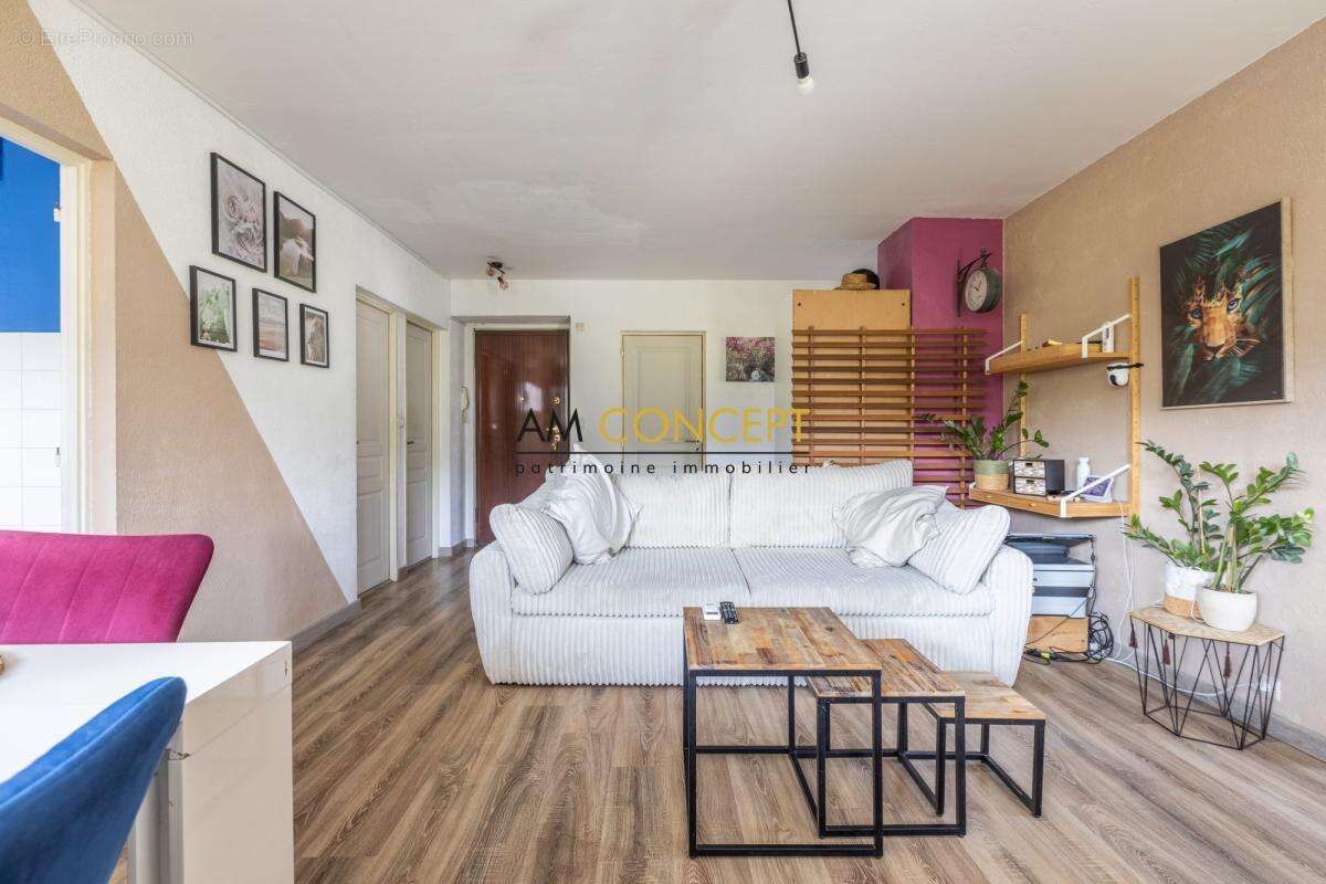 Bel Appartement T4 Lumineux - La Trinité - Les chênes verts - photo 3