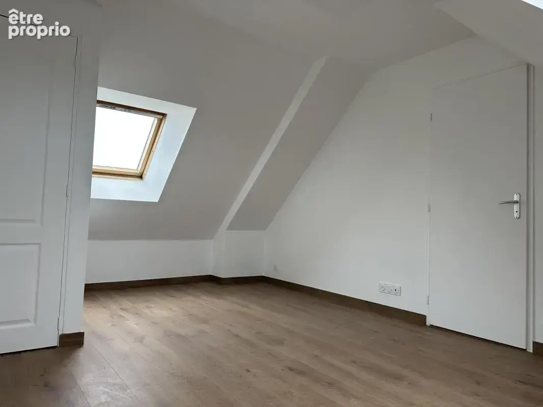 Appartement T2 Duplex entièrement rénové – Aux portes de Vannes – Lumineux et prêt à vivre - photo 3