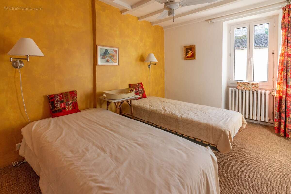 Maison à BOURG-CHARENTE