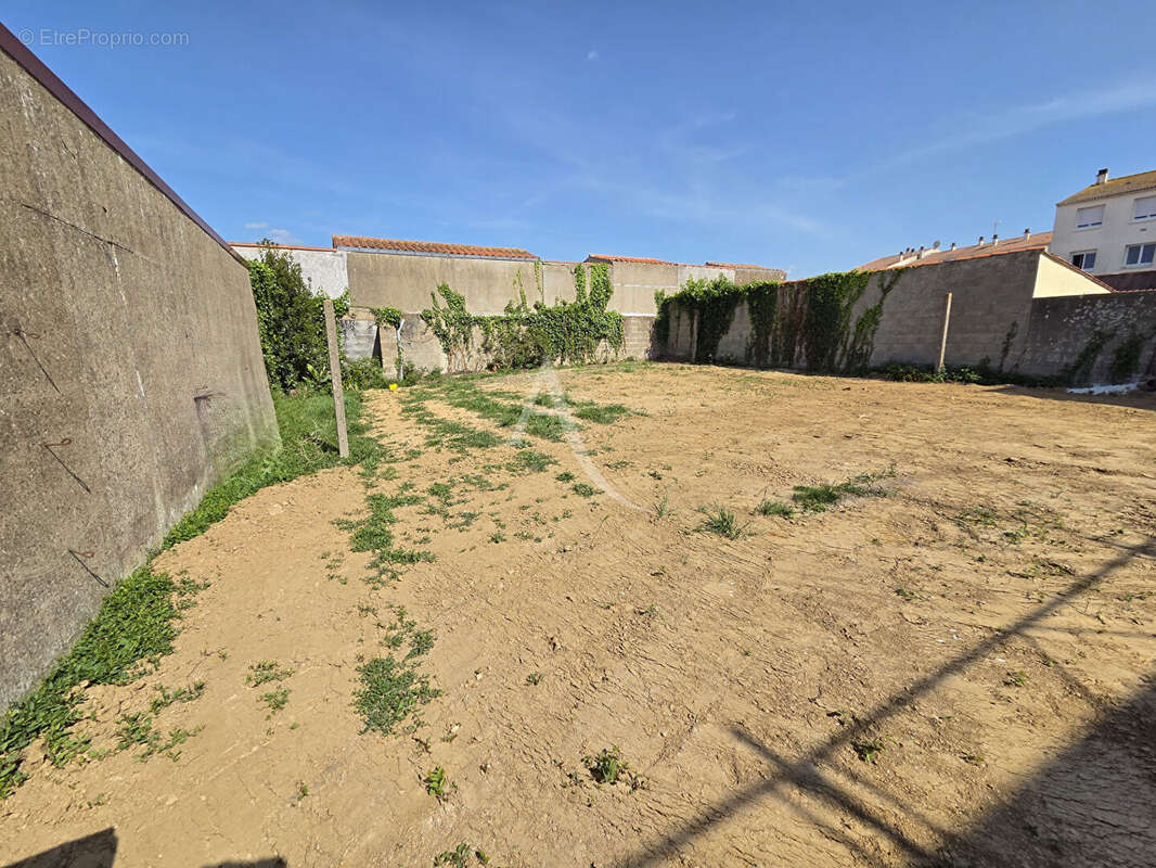 Terrain à Bâtir 245 m2 Les Sables D Olonne  centre Ville - photo 2