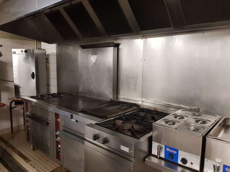 Commerce à FONTENAY-LE-COMTE