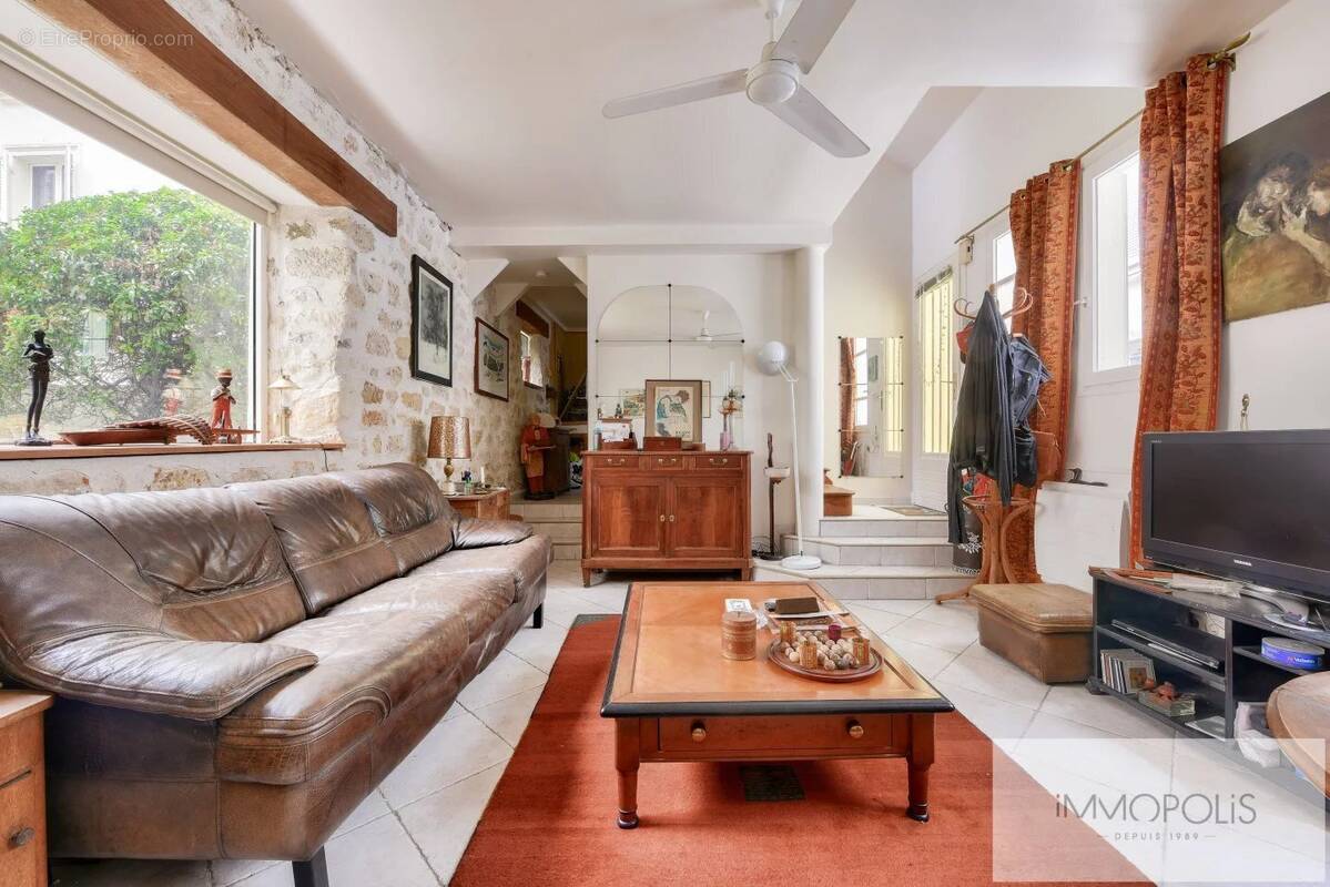 Appartement à PARIS-6E