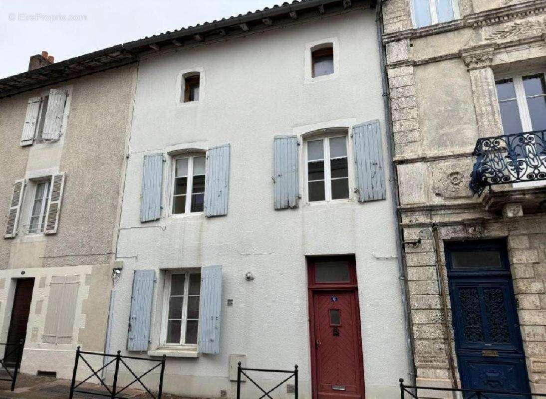 Maison à RUFFEC