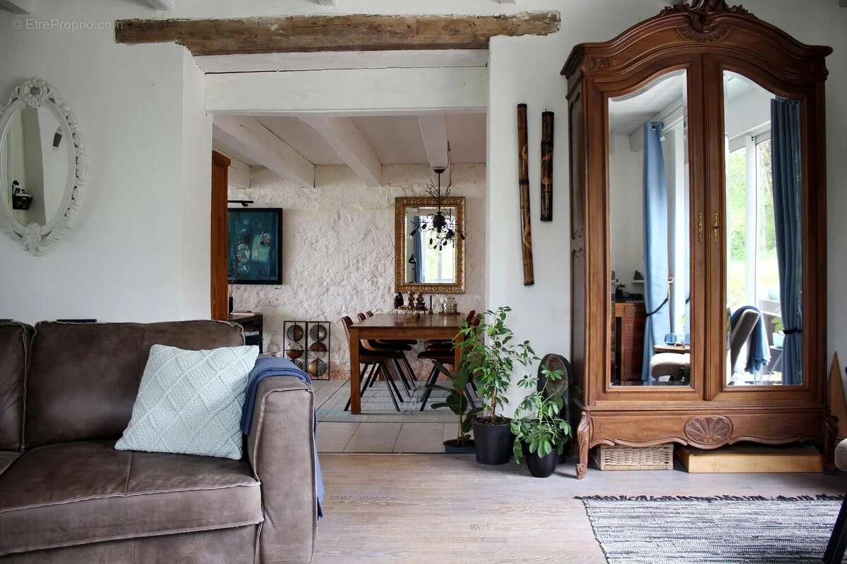 Maison à REGNEVELLE