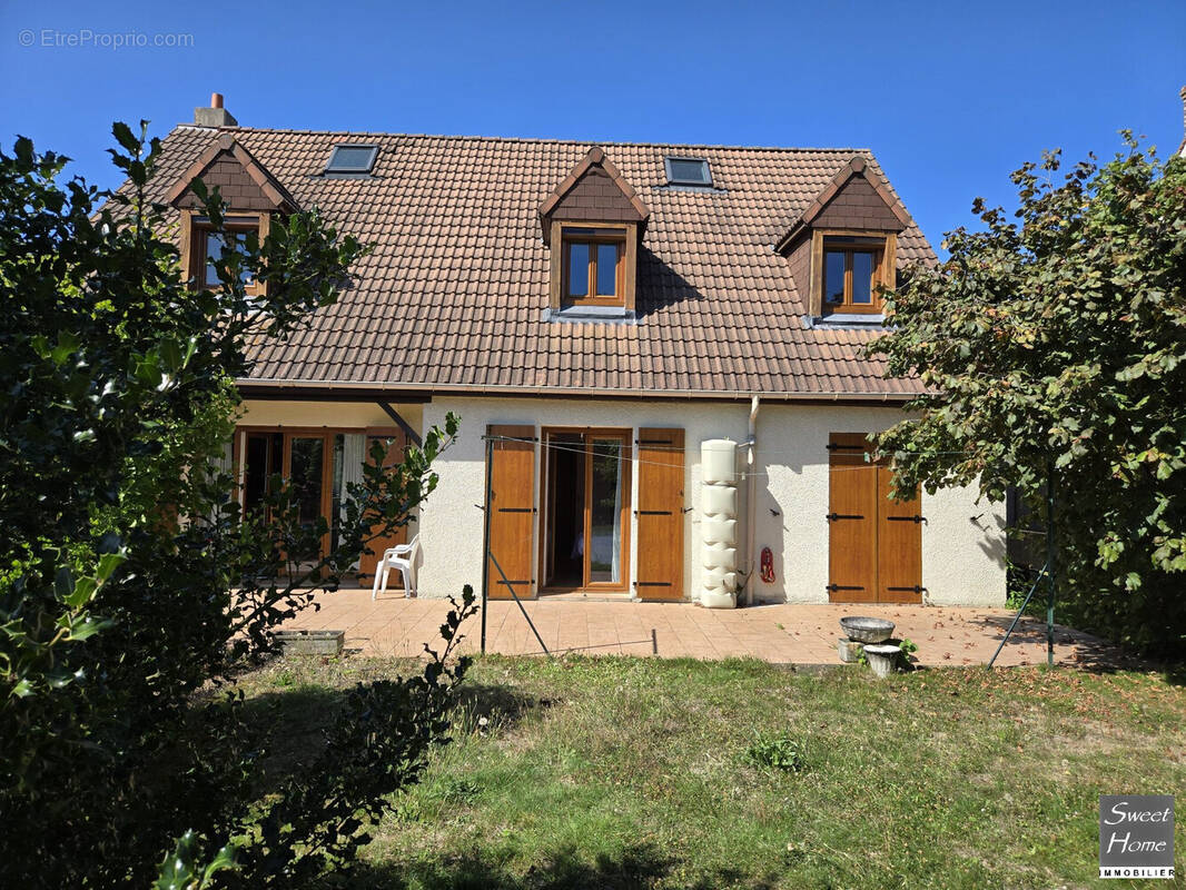 Maison à MAGNY-LES-HAMEAUX