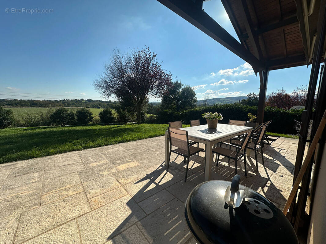 Maison à GREZIEU-LA-VARENNE