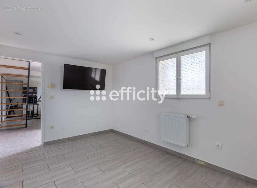 Maison à VAULX-EN-VELIN